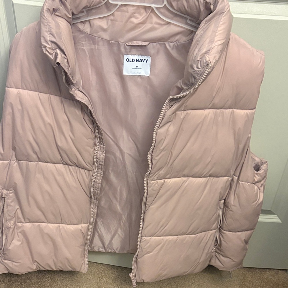 Old Navy Women's Blush Quilted Vest